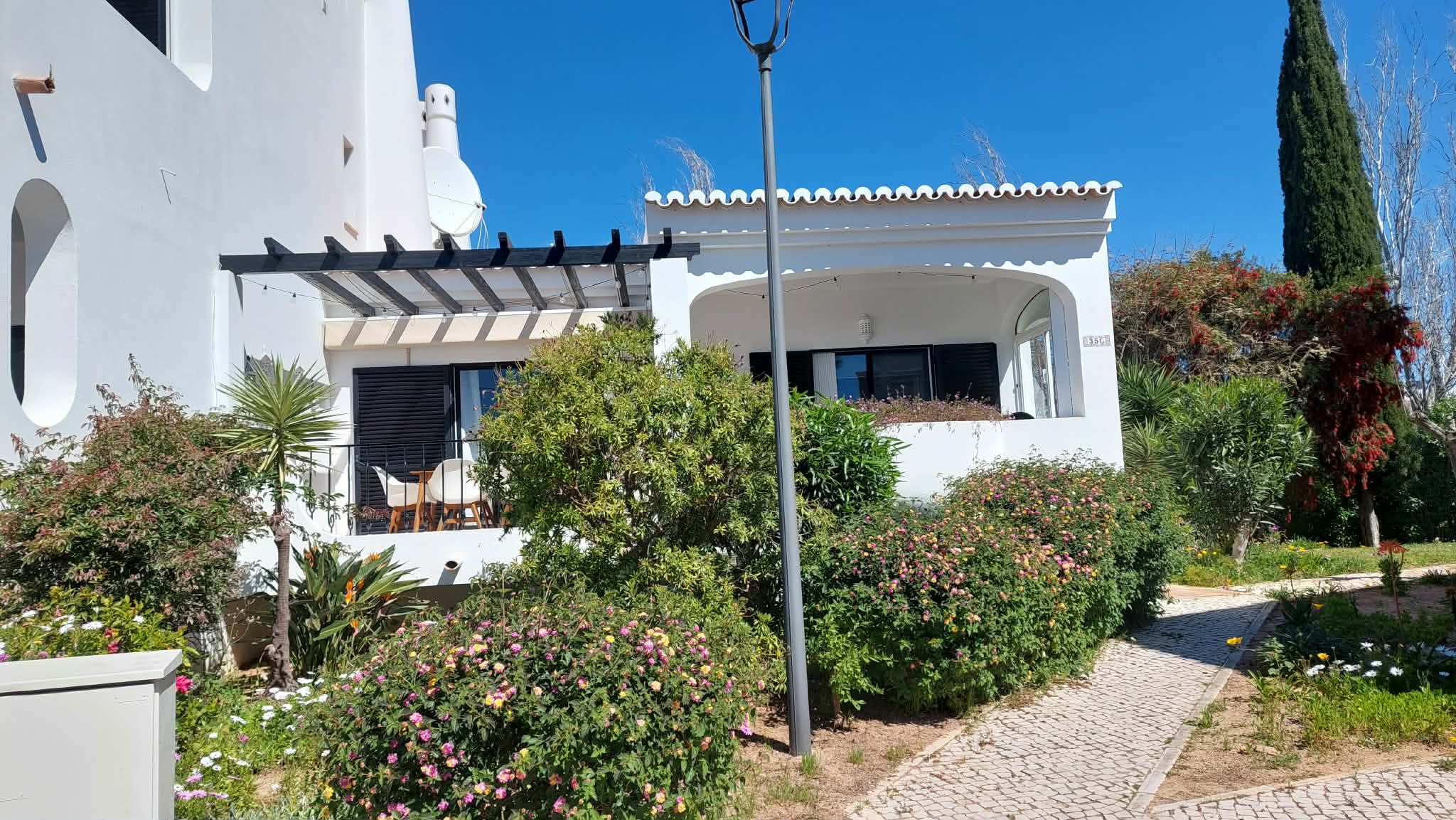 5da7da23-2881-40f7-9c54-ebd05c24f816