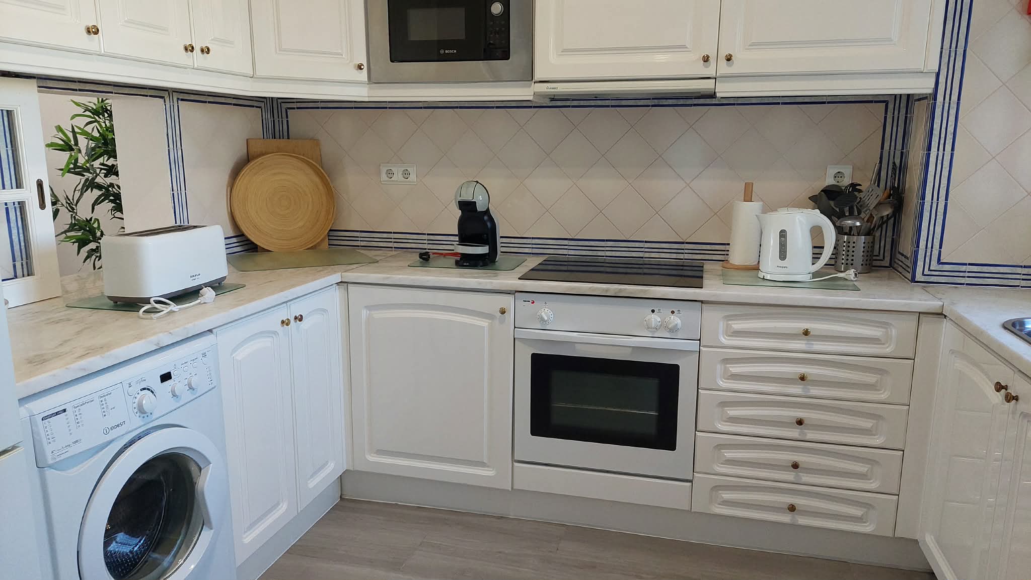 6b9078f7-fad9-41a5-8f7a-2e921004c7aa