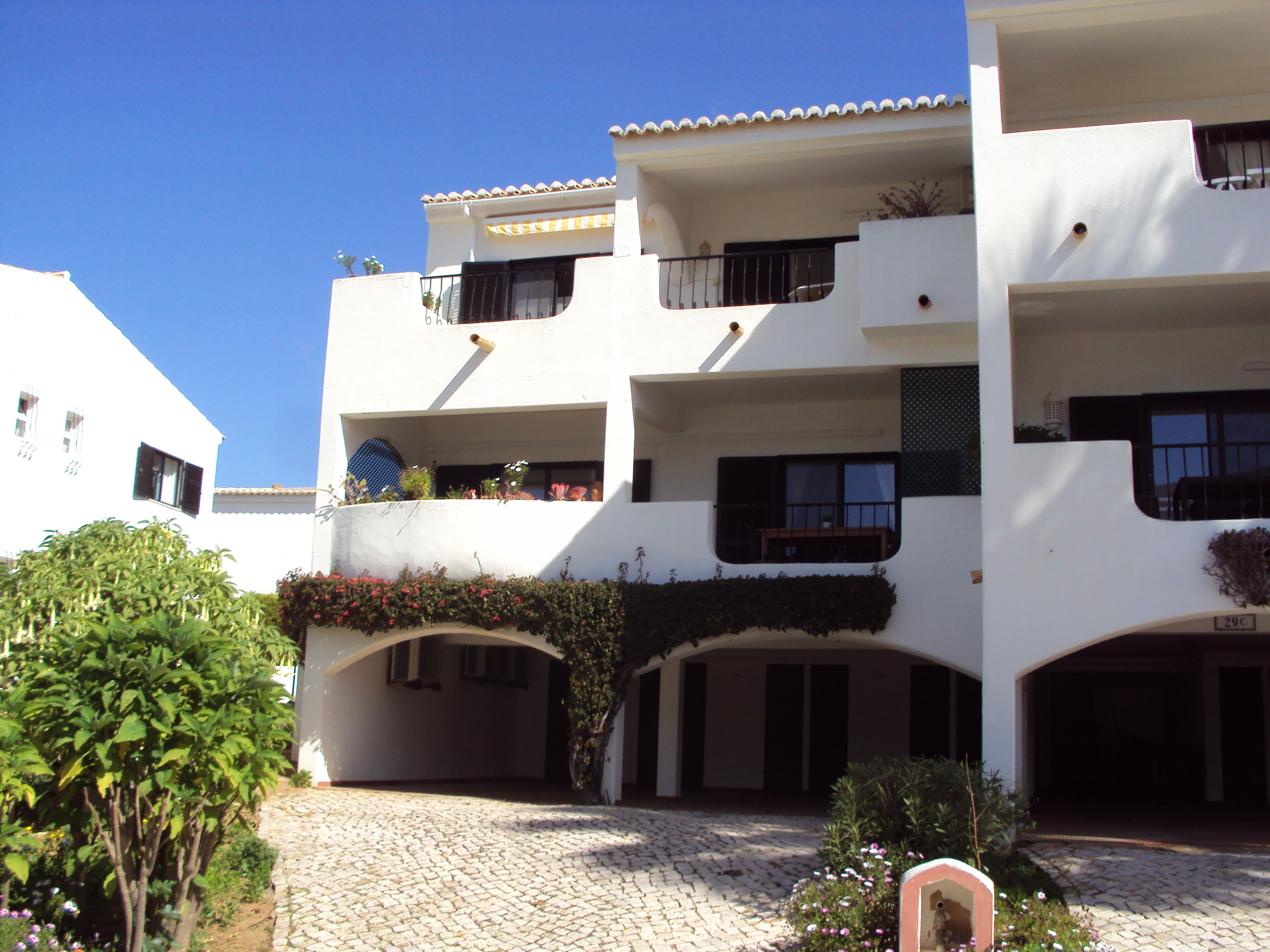 Apartment block 10293