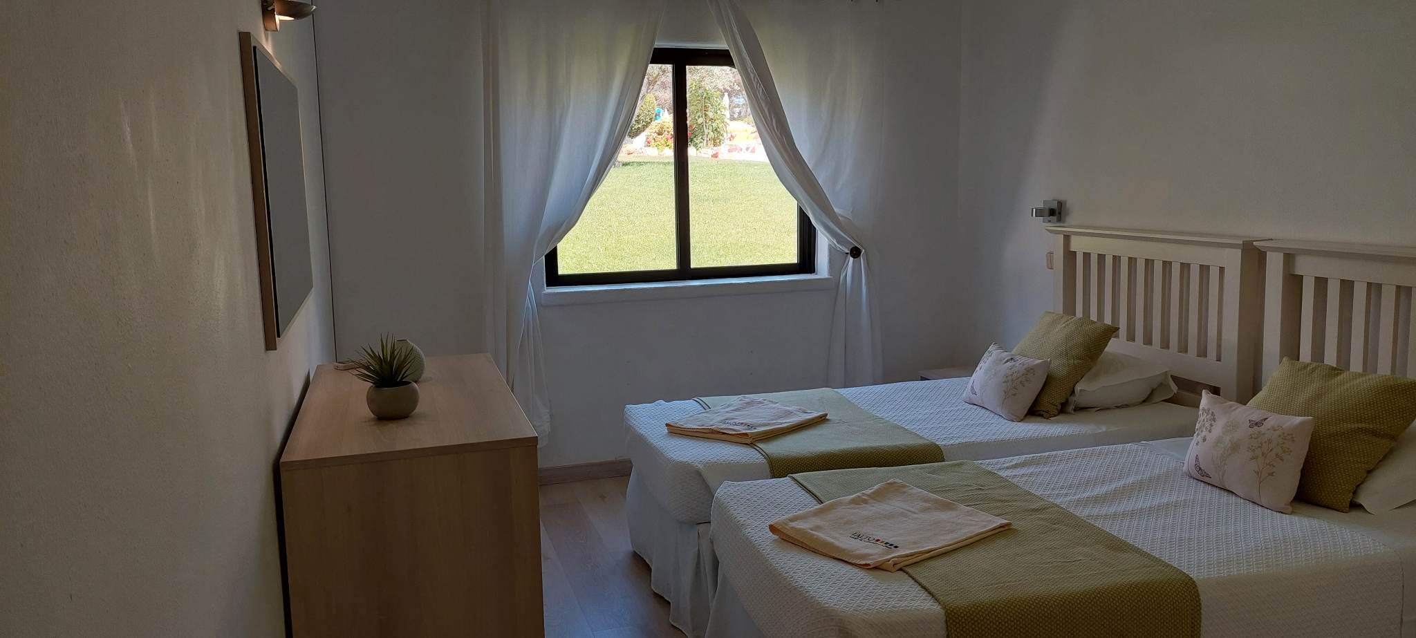 Master bedroom 10434