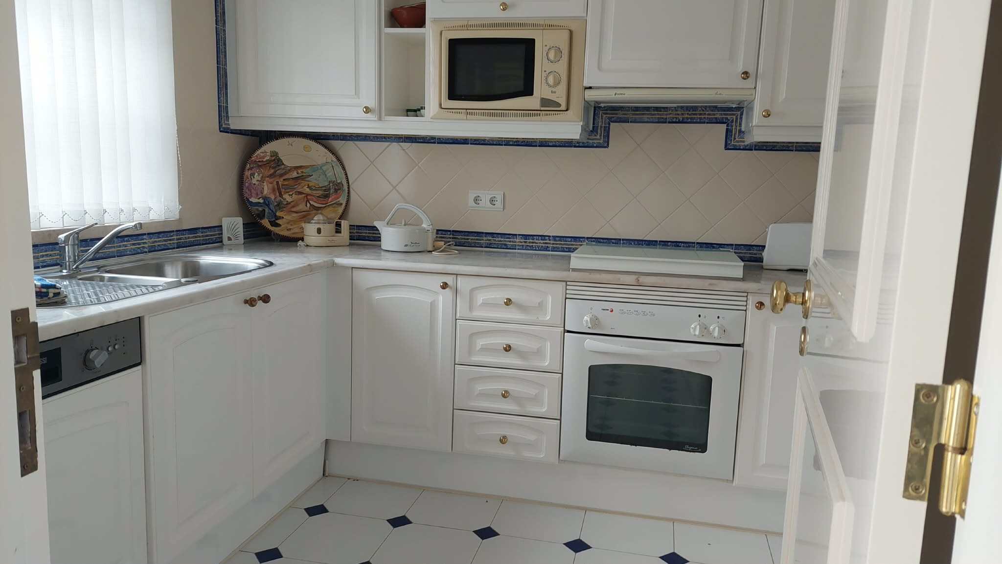 d33ca5a9-a279-4b51-94ce-4ad57a3ff26c