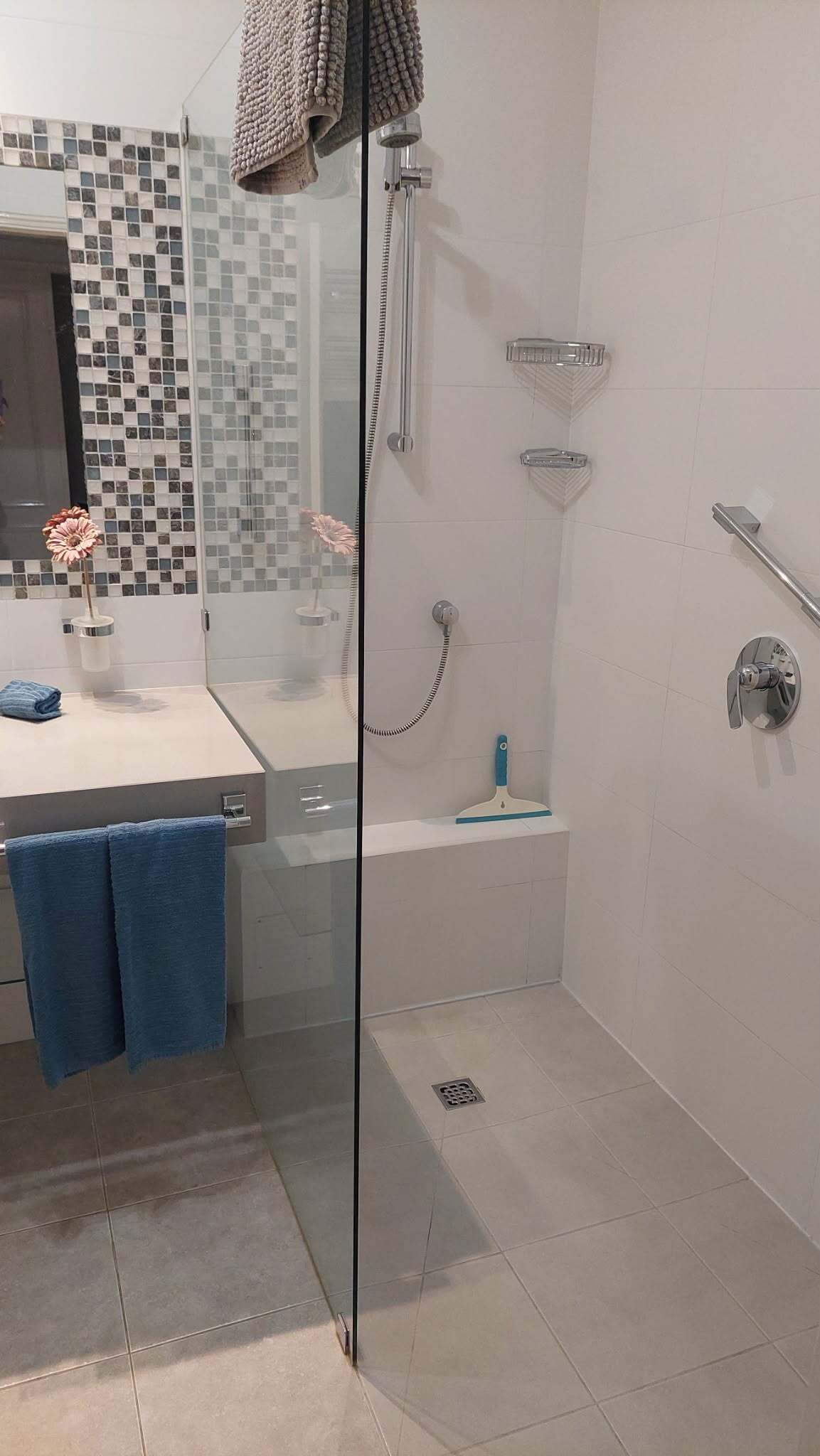 En-suite bathroom