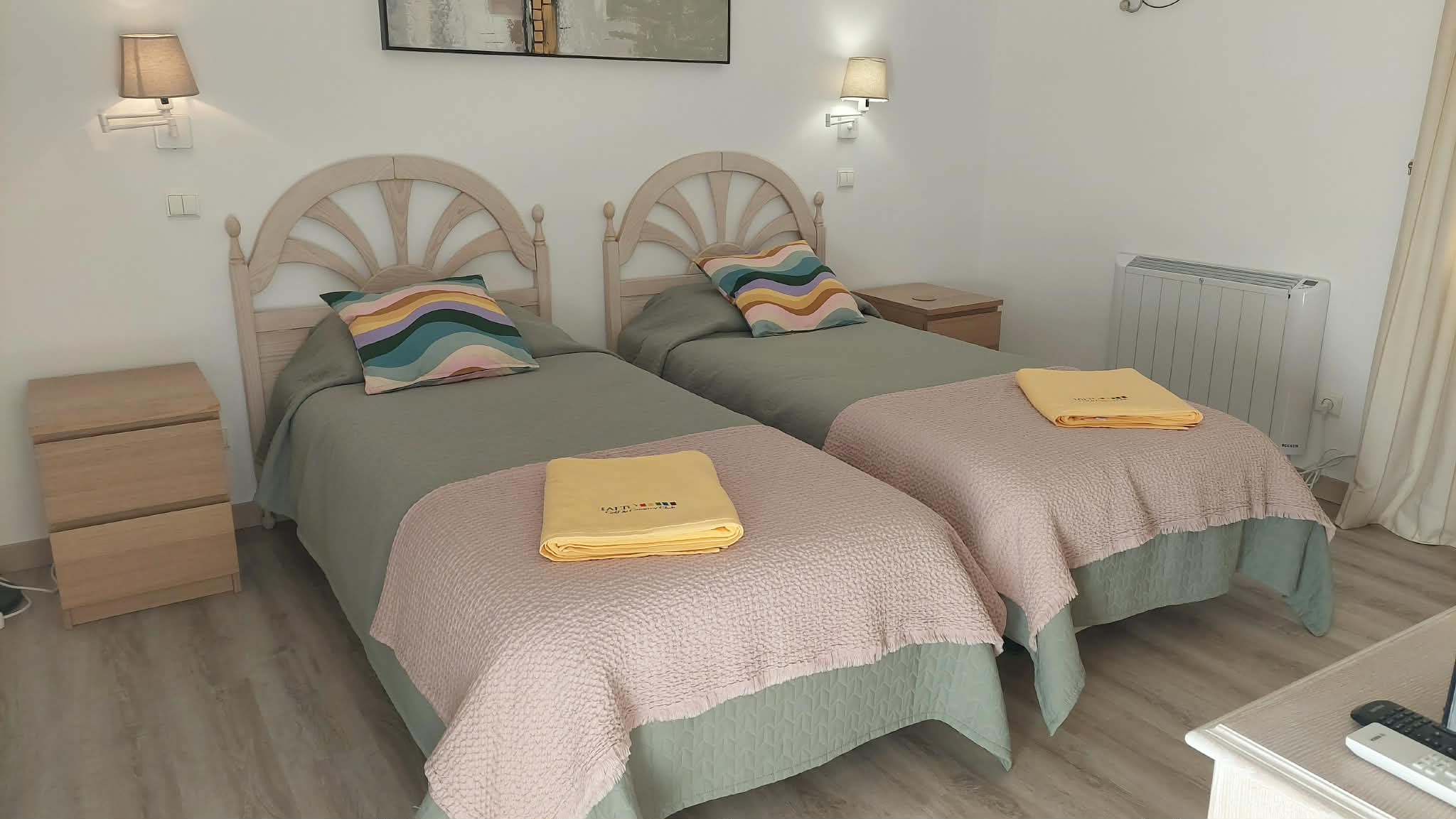 f0e8f8ee-6008-42e3-bc27-336441271c2b